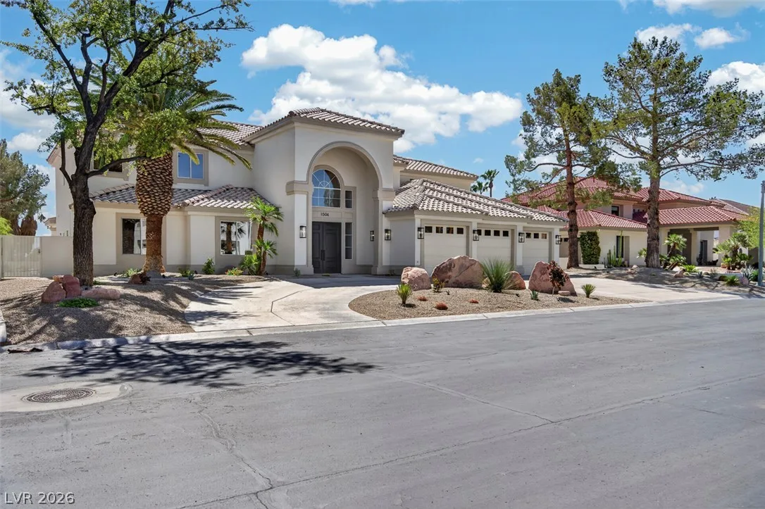 1504 Silver Oaks Street — photo 1