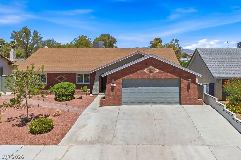 3700 Briarglen Lane — photo 1