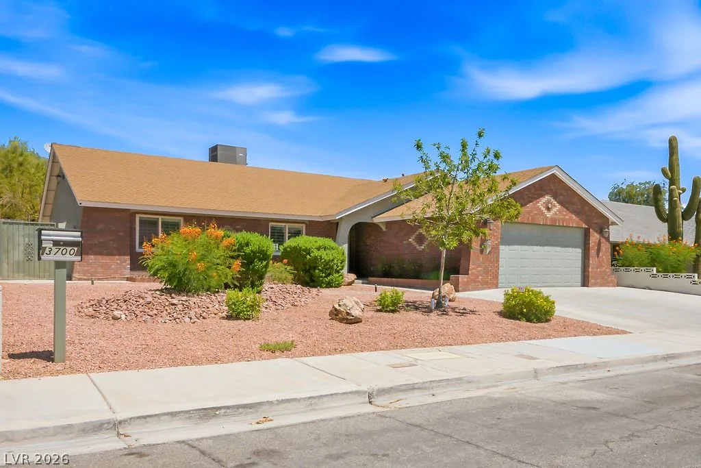 3700 Briarglen Lane — photo 4