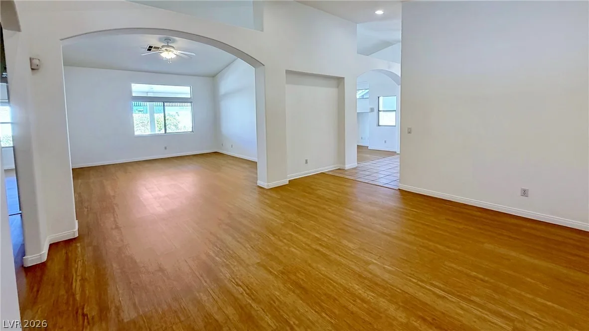 688 Vineland Avenue — photo 2