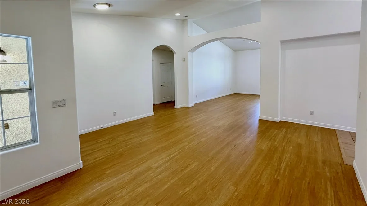 688 Vineland Avenue — photo 3