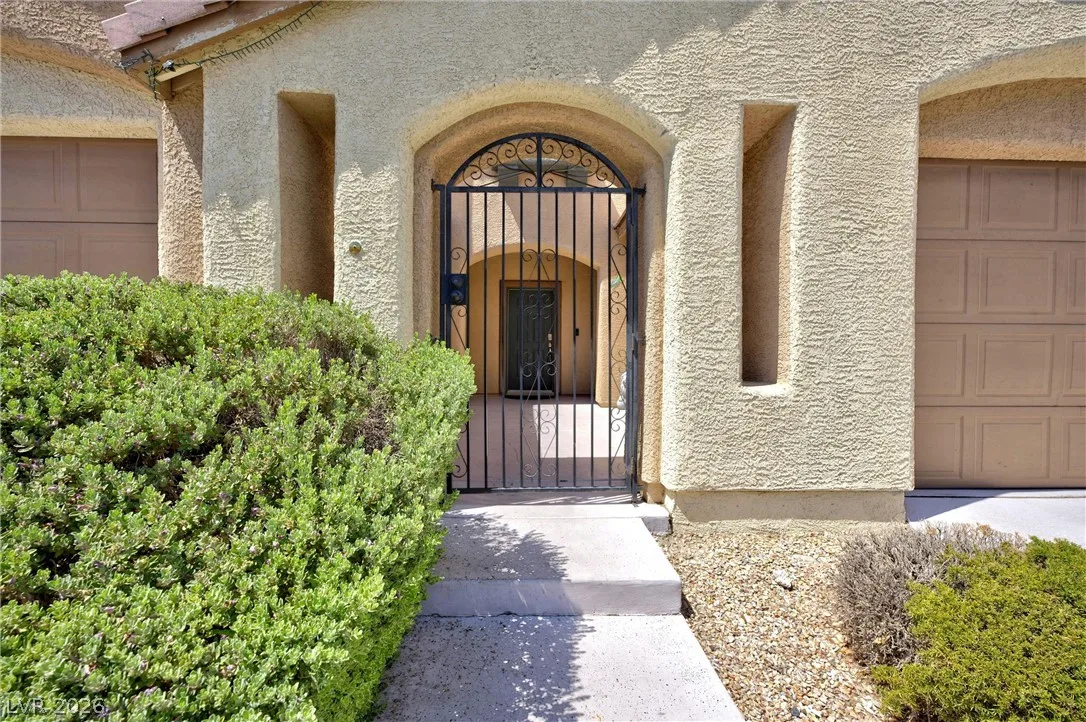6684 Mojave Blush Drive — photo 3