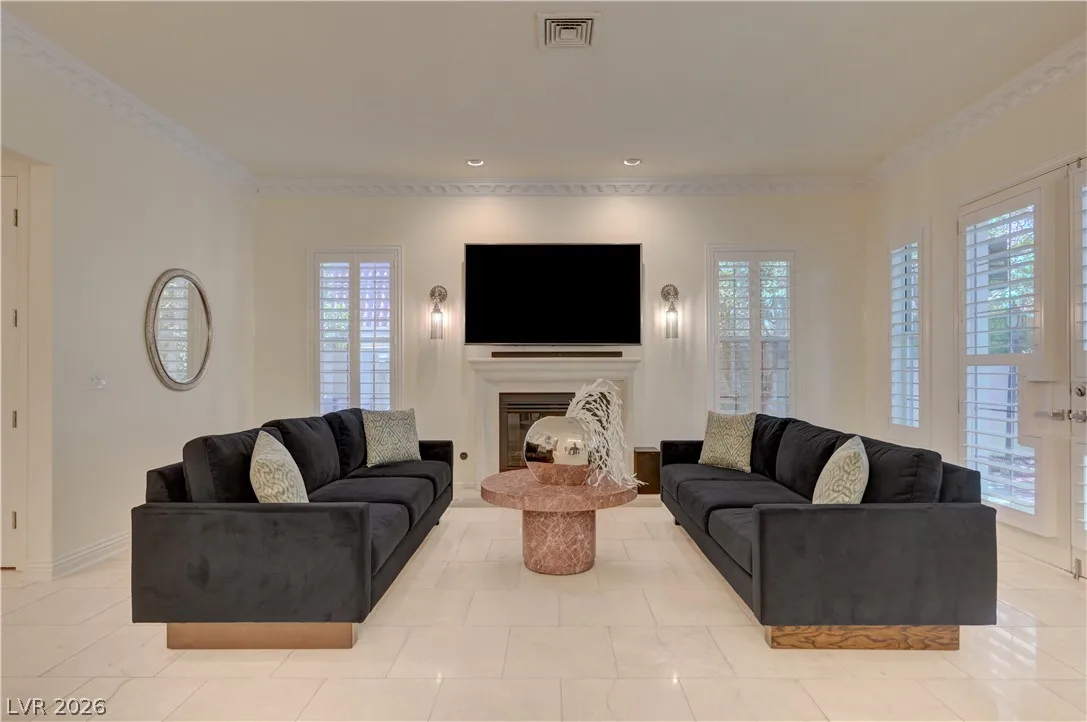 820 Vegas Valley Drive — photo 1