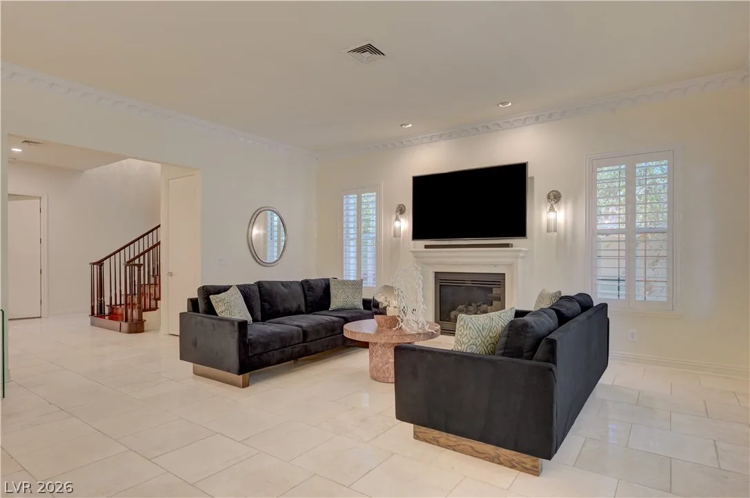820 Vegas Valley Drive — photo 2