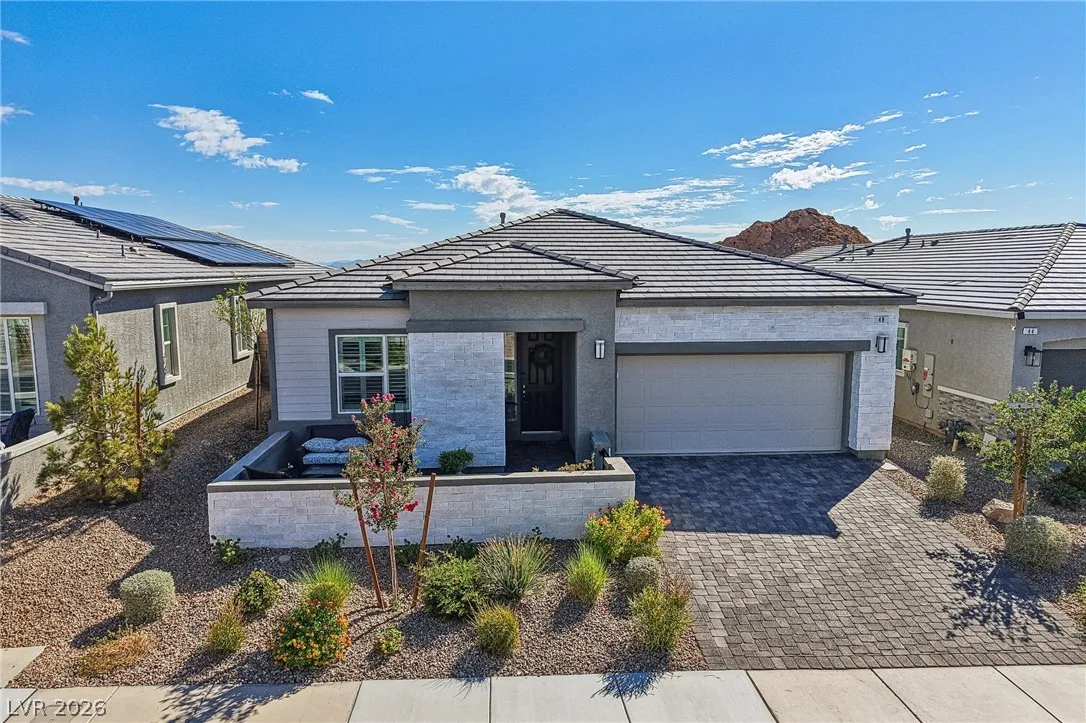 48 Tatahatso Point Street — photo 2