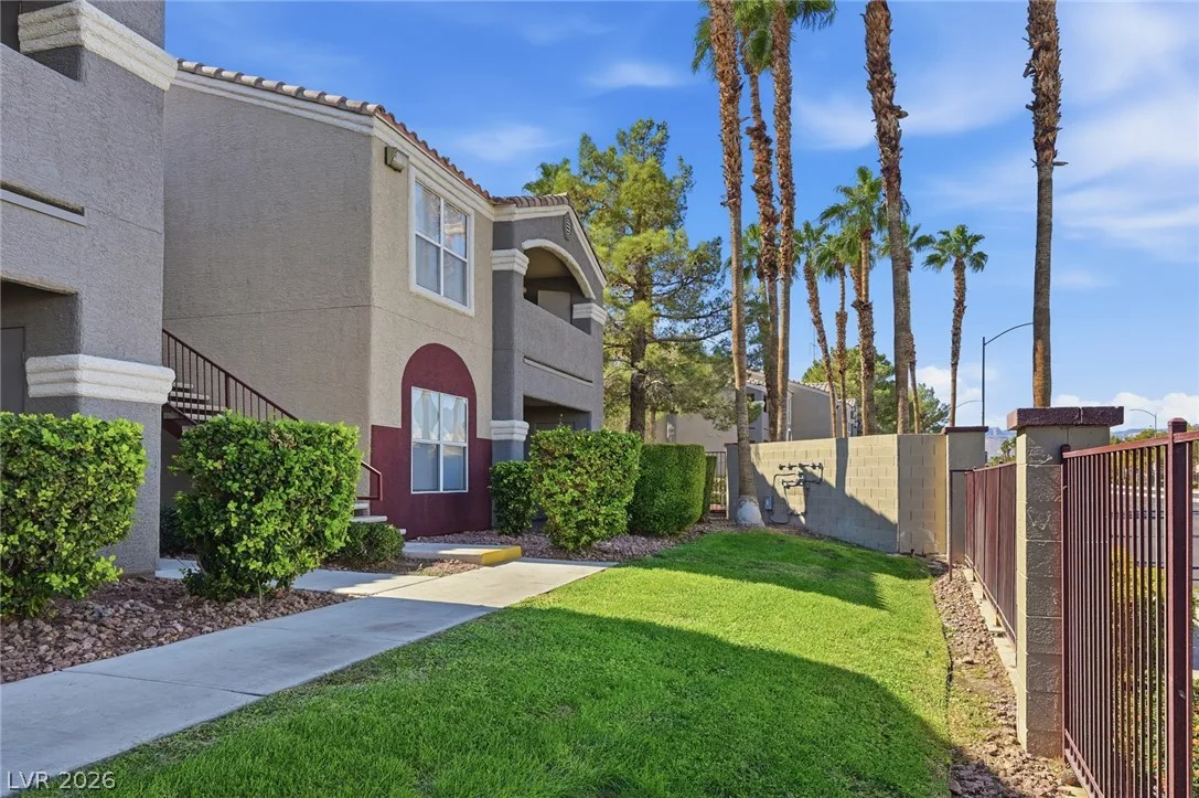 5055 West Hacienda Avenue 1220 — photo 2