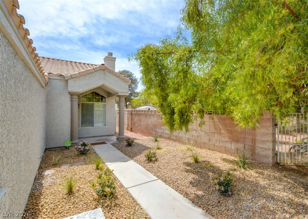 8325 Shark Tank Court — photo 2