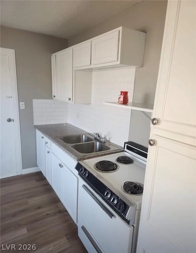 2320 Bassler Street — photo 4