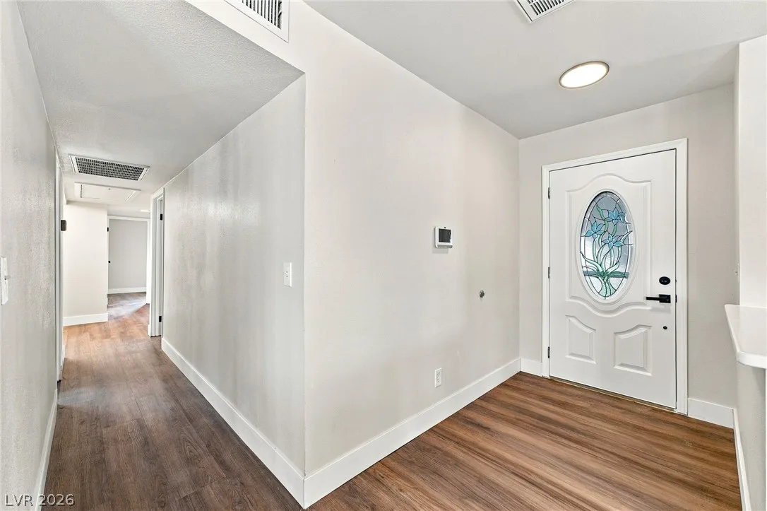 5444 Northridge Lane — photo 3