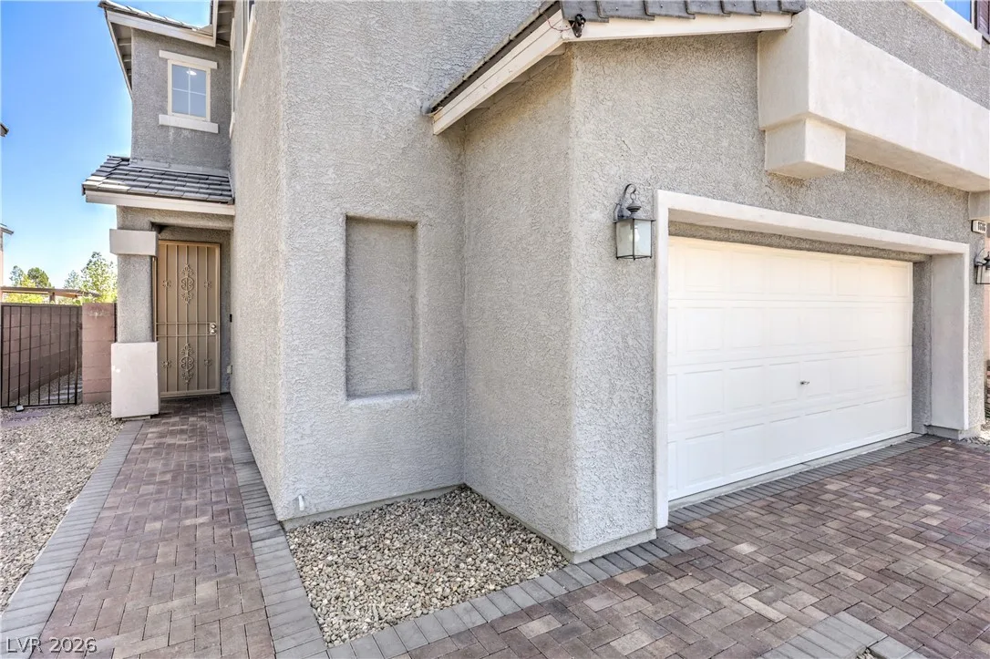 8686 Windy Canyon Street — photo 4