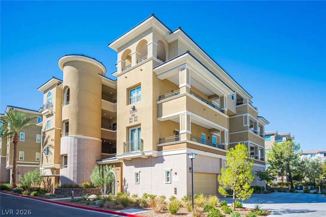 9200 South Las Manaitas Avenue 202 — photo 2