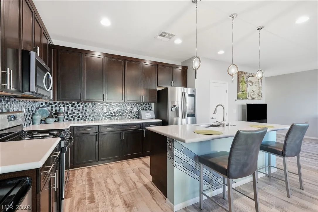 5624 Salt Rock Street — photo 2