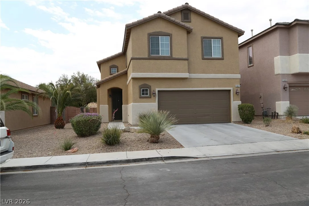 5027 Echo Shire Avenue — photo 1