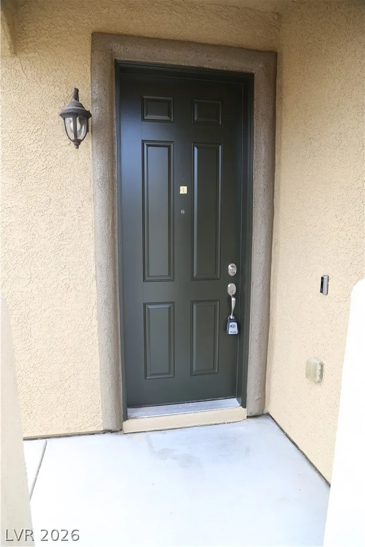 5027 Echo Shire Avenue — photo 4