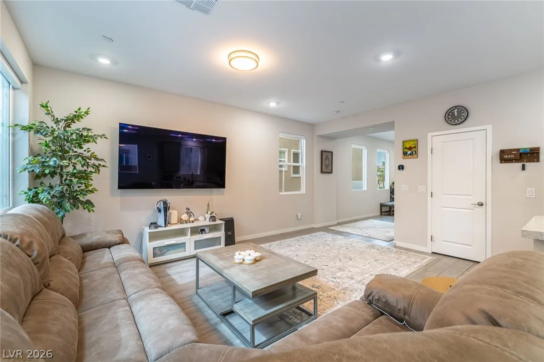 10661 Enridge Avenue — photo 4