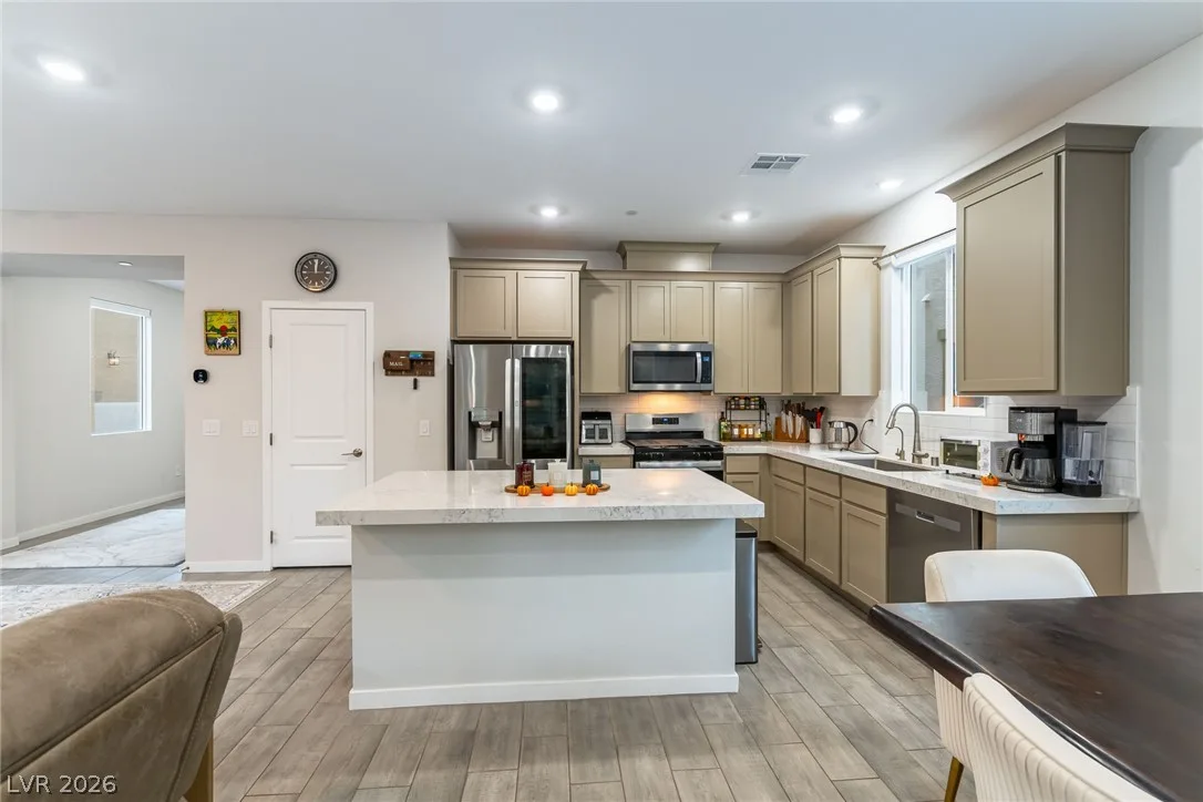 10661 Enridge Avenue — photo 5