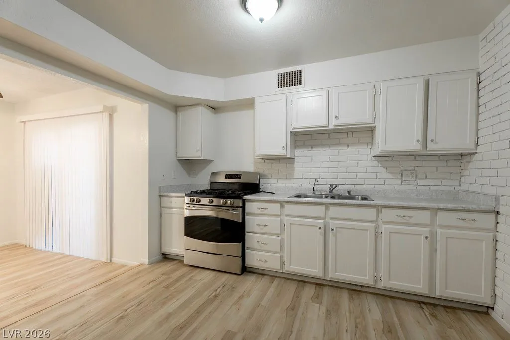 3945 Visby Lane — photo 4