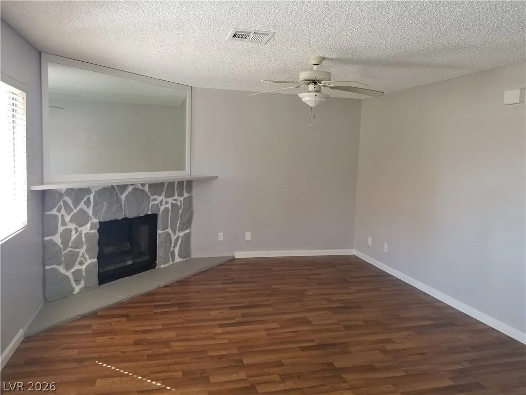 1209 BUFFALO Drive 202 — photo 1