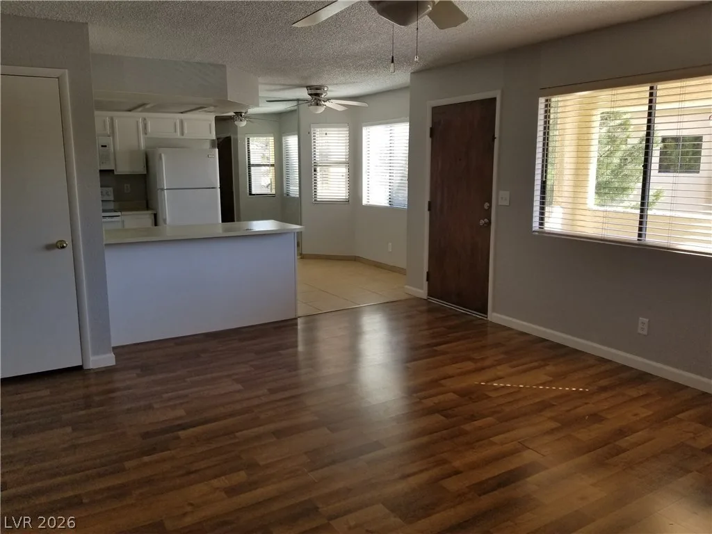 1209 BUFFALO Drive 202 — photo 3
