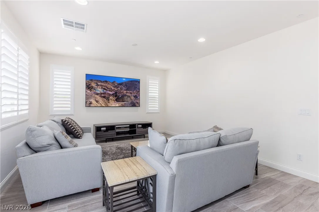 360 Espressivo Street — photo 3