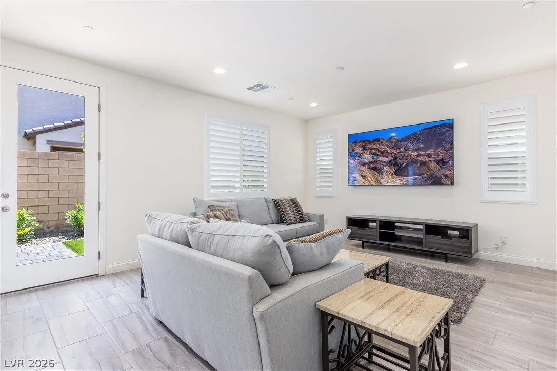 360 Espressivo Street — photo 4