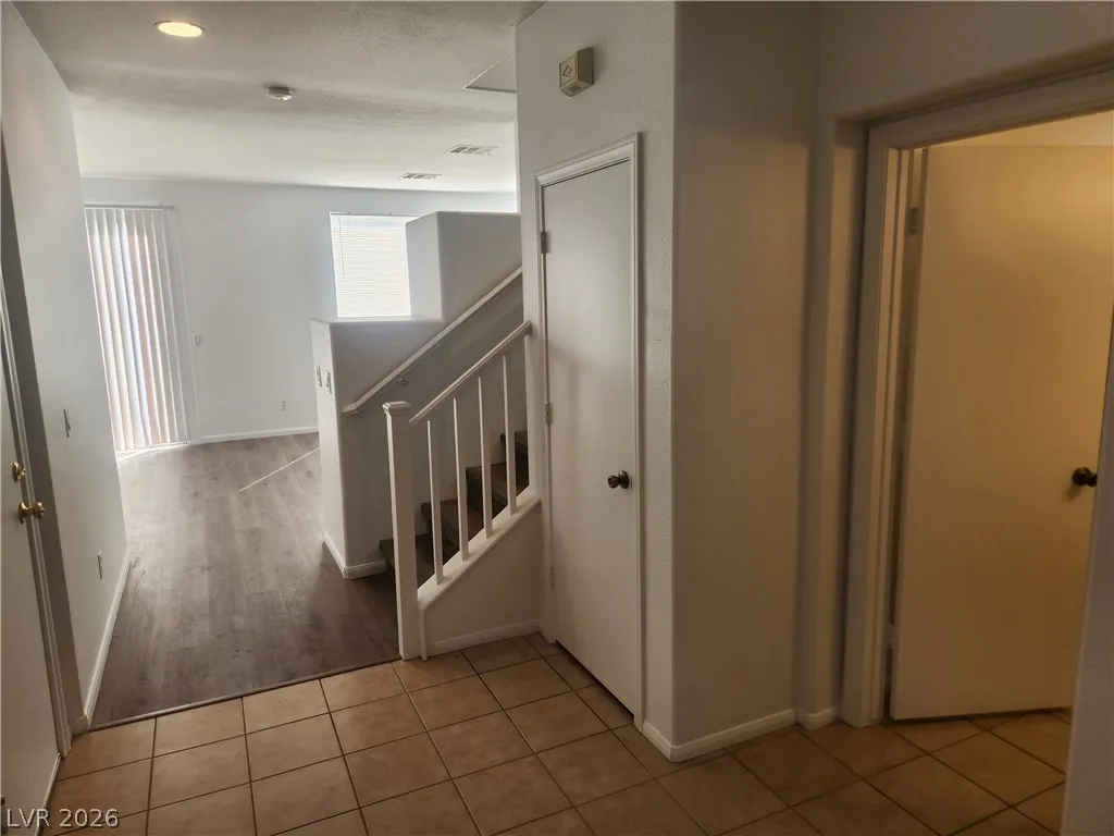 1919 Silver Crest Court — photo 2