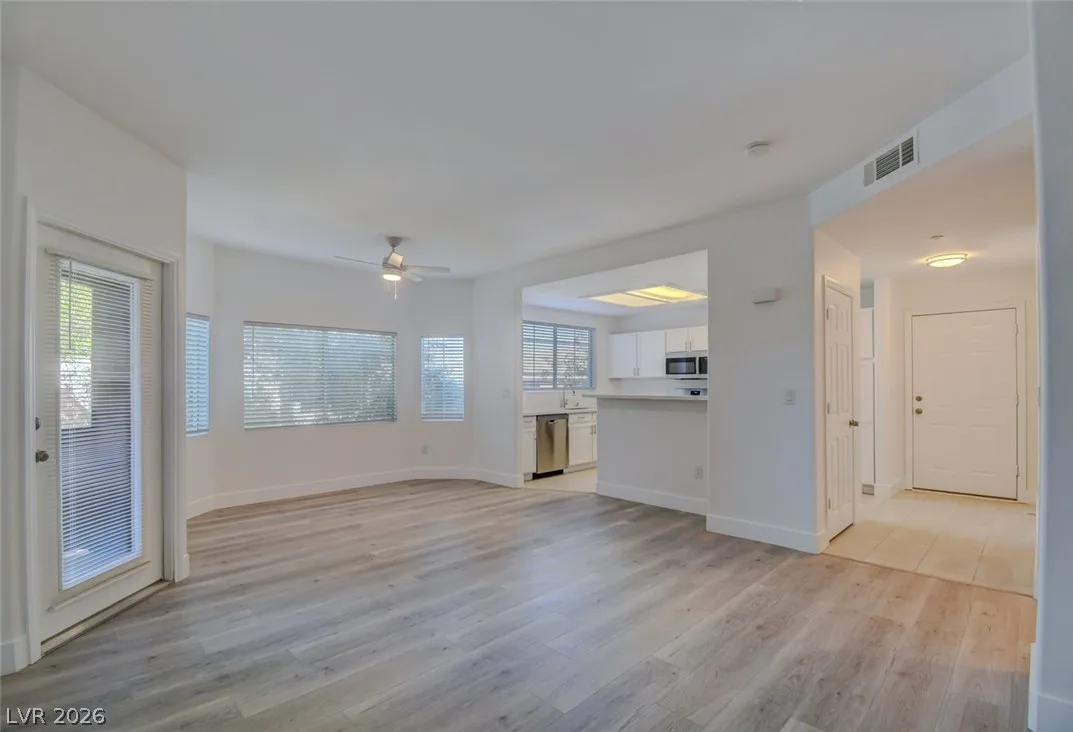 830 Carnegie Street 1511 — photo 2