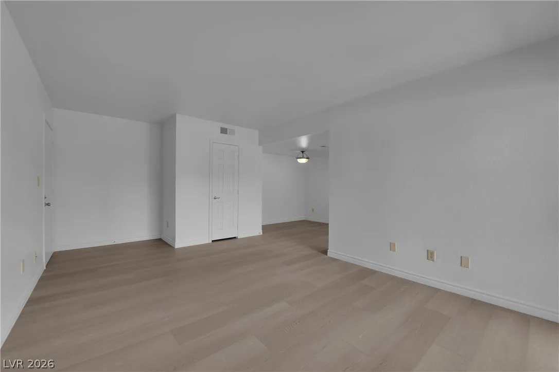 5295 INDIAN RIVER Drive 301 — photo 2