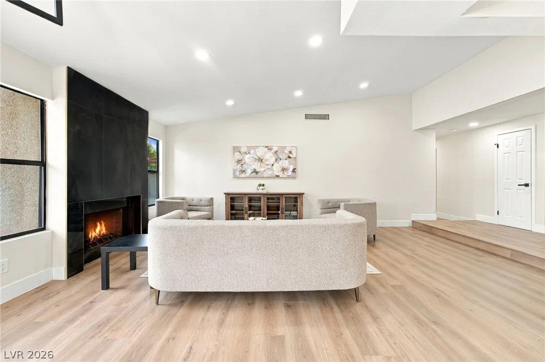 2928 Pleasant Lake Drive — photo 5