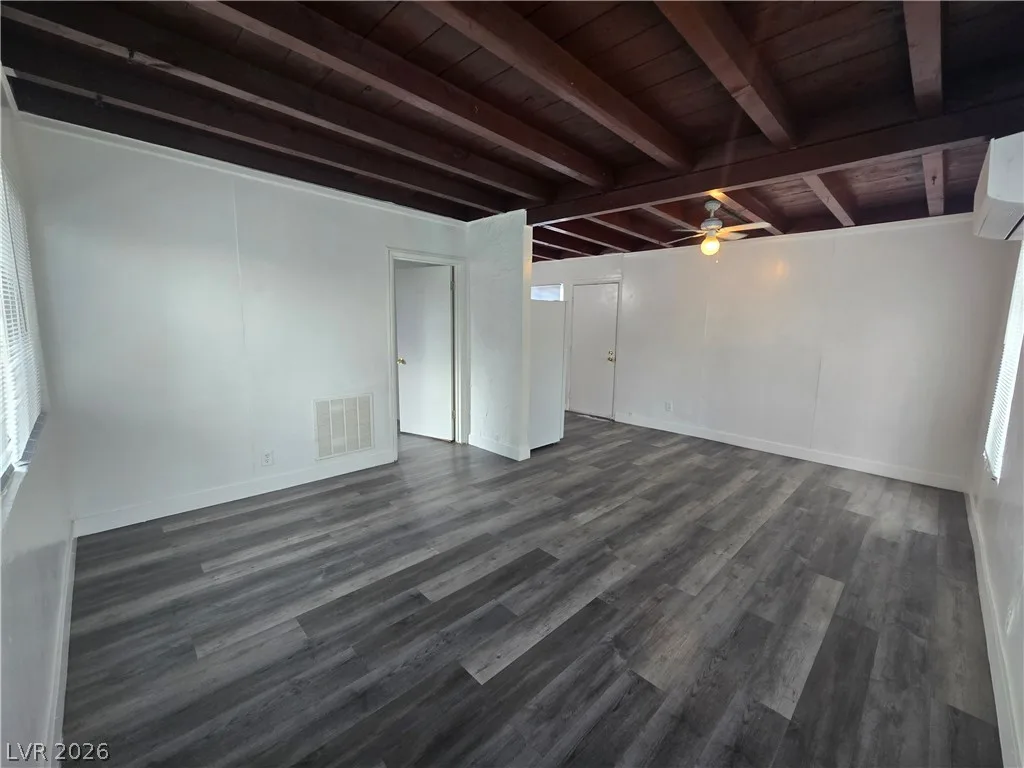 432 15th Street B — photo 3