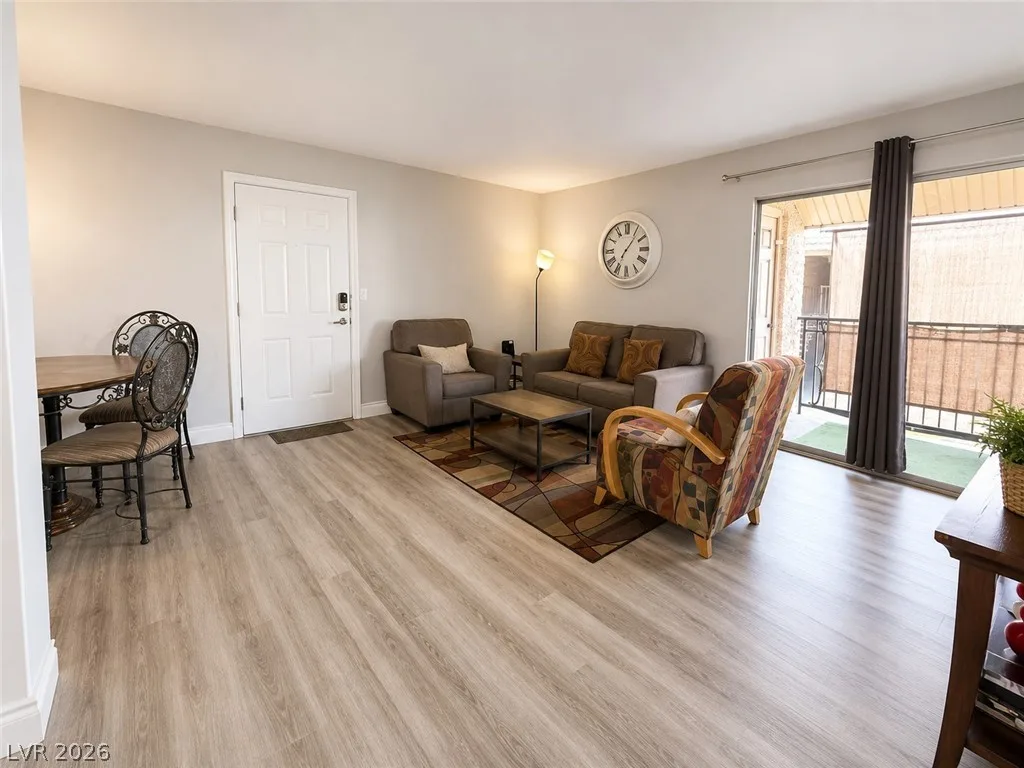 5026 River Glen Drive 162 — photo 1
