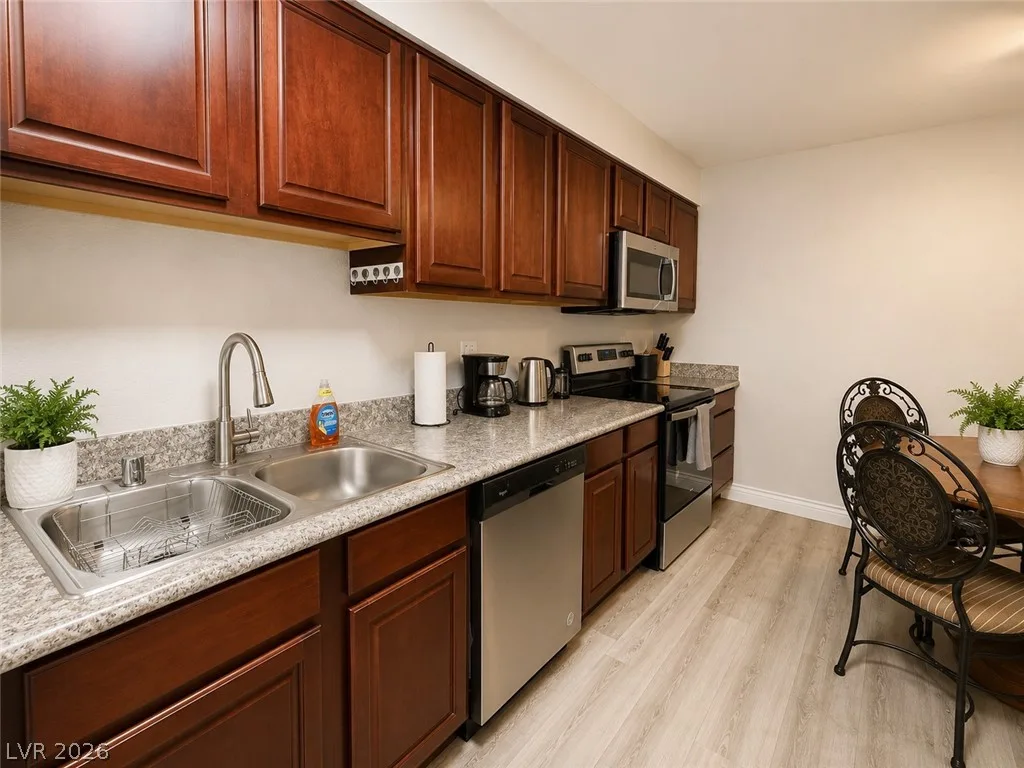 5026 River Glen Drive 162 — photo 5
