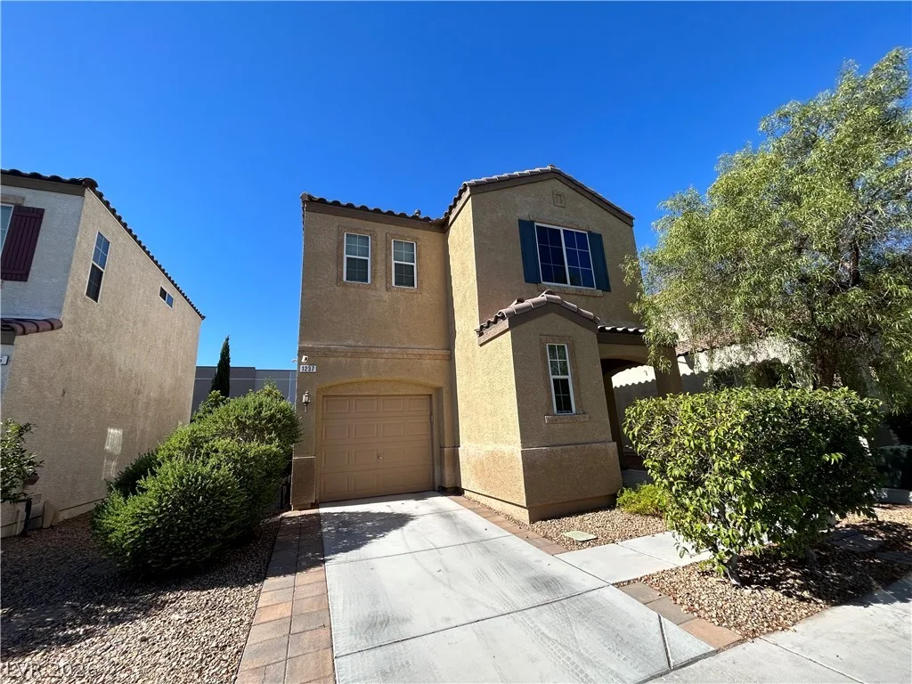 1237 Sun Village Avenue — photo 2