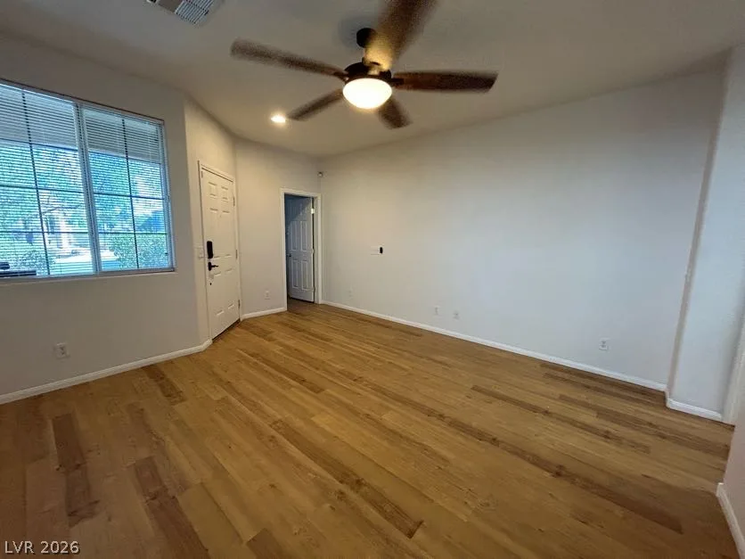 1237 Sun Village Avenue — photo 5
