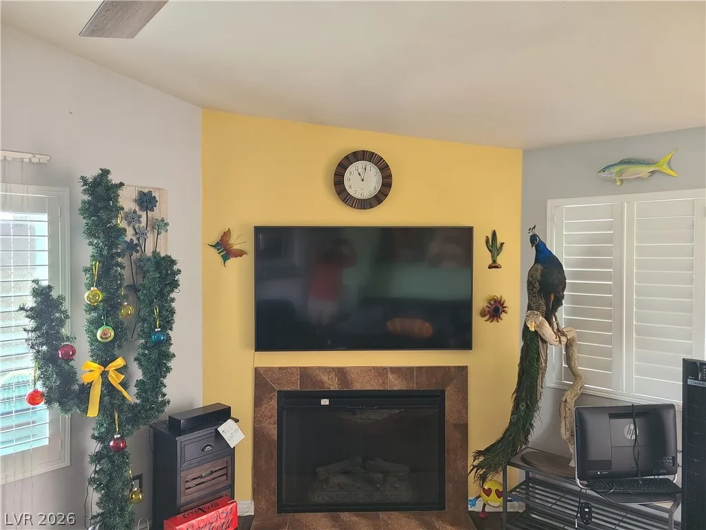 1575 East Warm Springs Road 1523 — photo 2