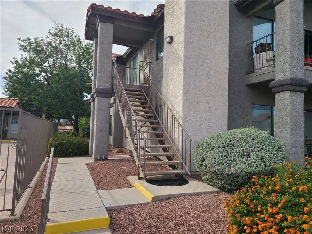 1575 East Warm Springs Road 1523 — photo 3