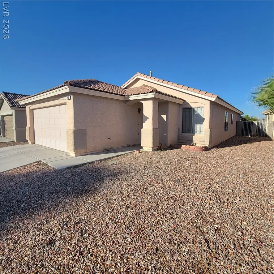 2601 Amber Crest Street — photo 2