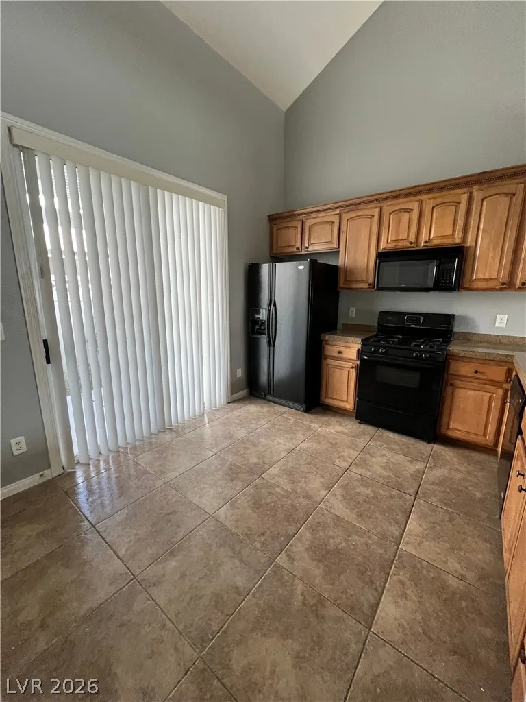 6010 Quiet Glow Avenue — photo 5