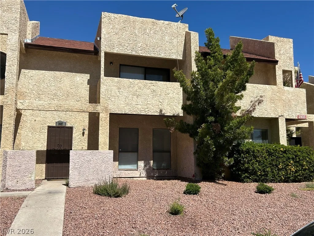 3937 South Torrey Pines Drive 3937 — photo 1