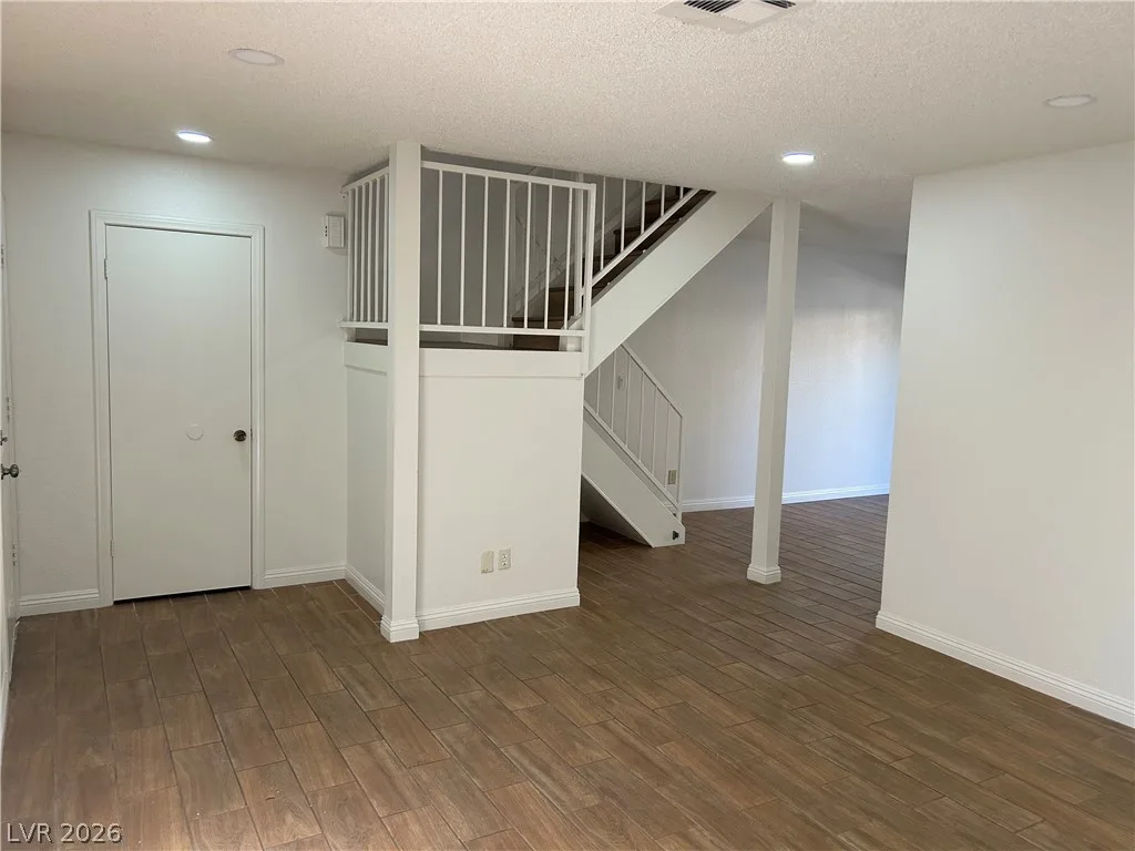 3937 South Torrey Pines Drive 3937 — photo 4