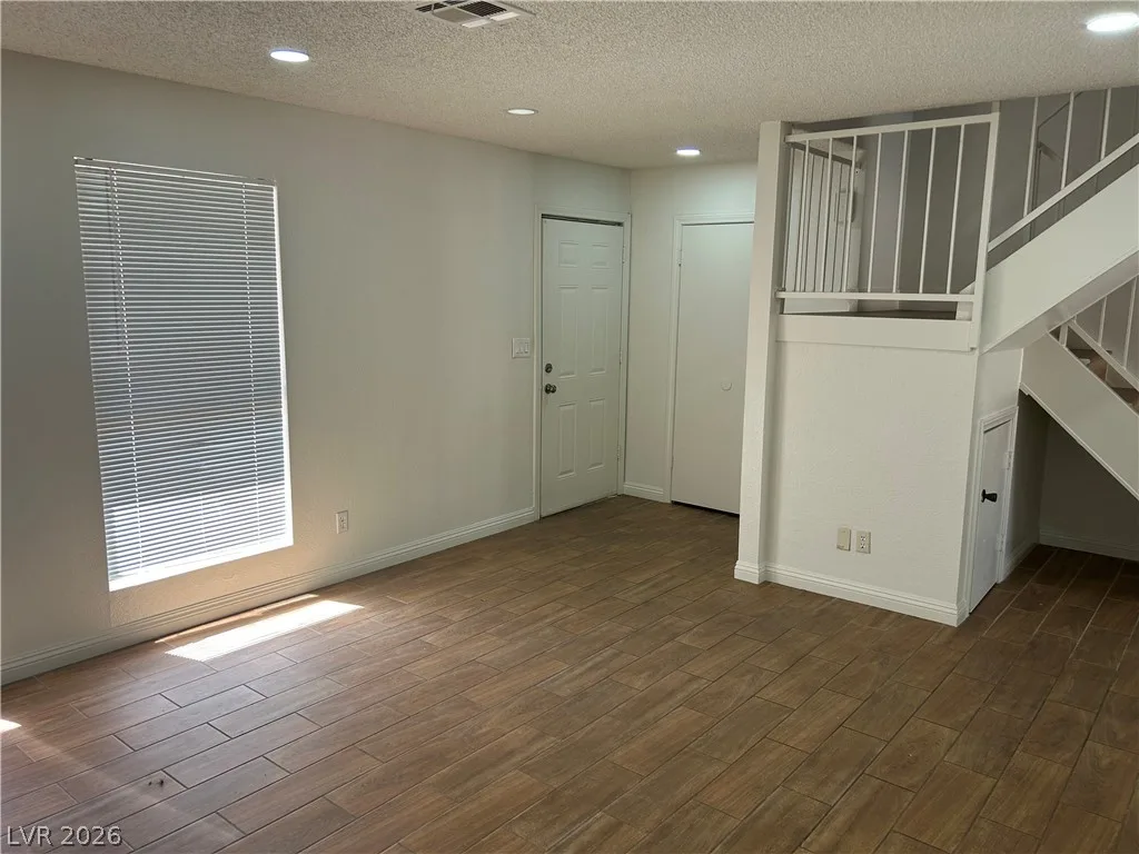 3937 South Torrey Pines Drive 3937 — photo 5