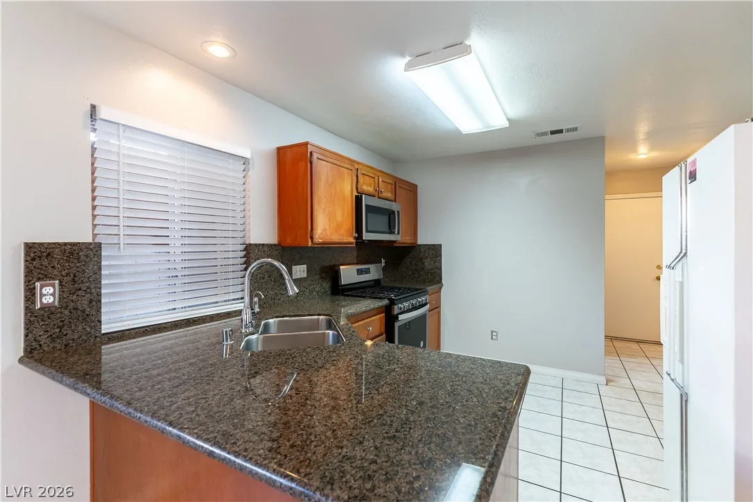 7129 Paradise Bay Drive — photo 5
