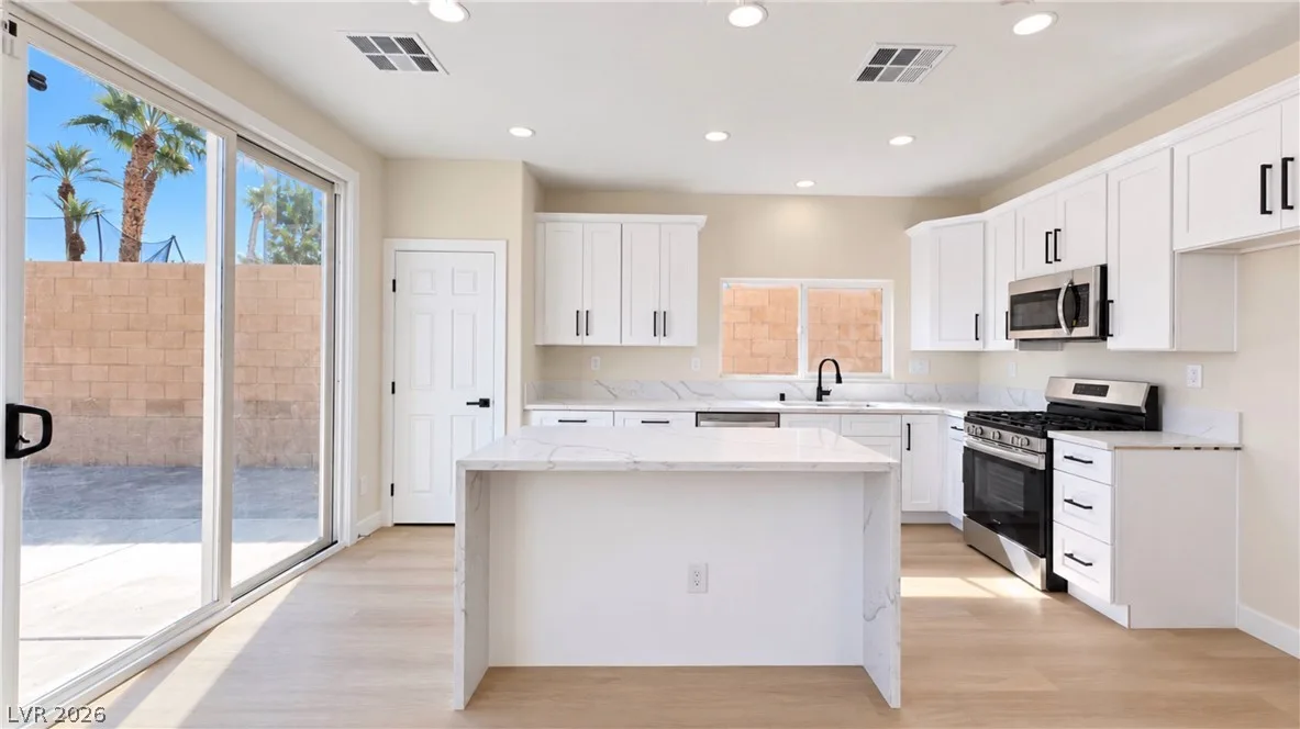 7480 Easingwold Drive — photo 3