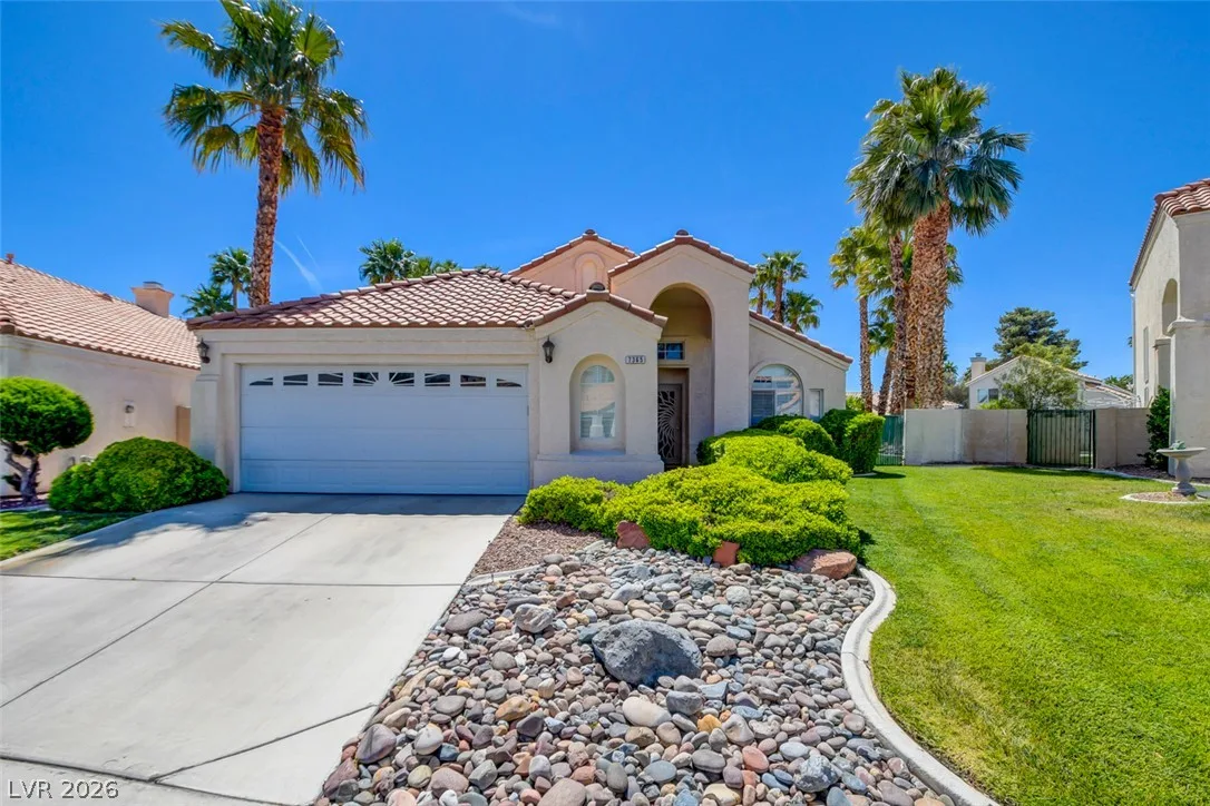 7365 Tamarind Avenue — photo 4