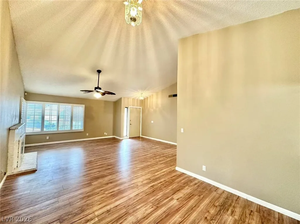 6672 Peachtree Lane — photo 5