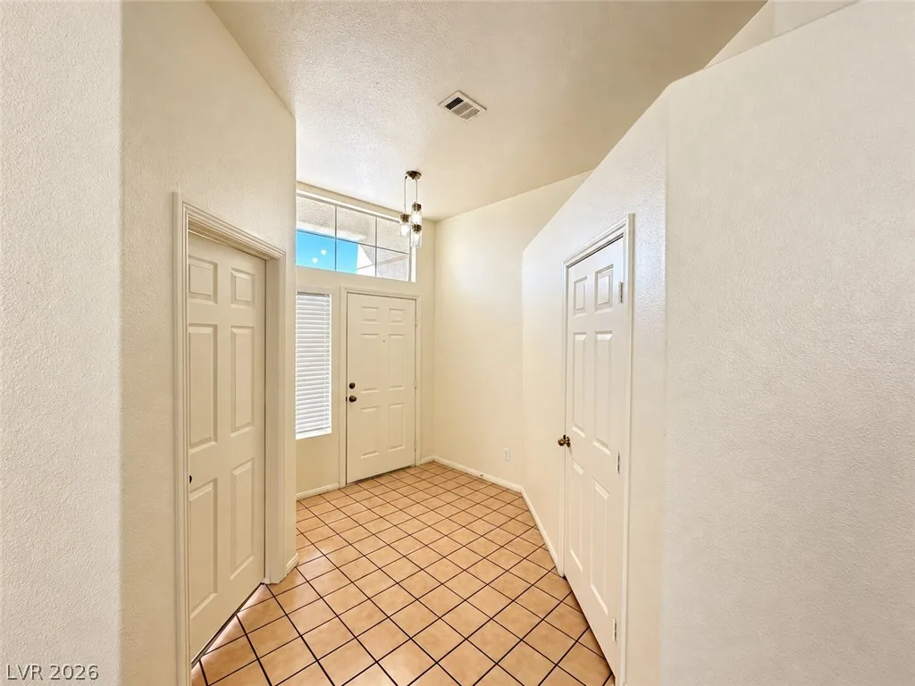 9442 HANTA Avenue — photo 3