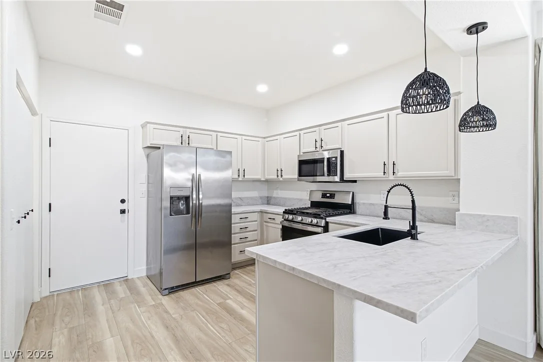 2760 Saigon Drive — photo 1