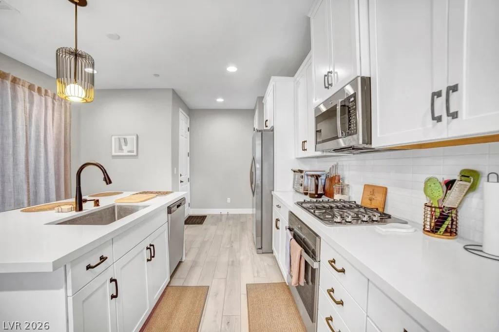 688 Cottonwood Hill Place — photo 5