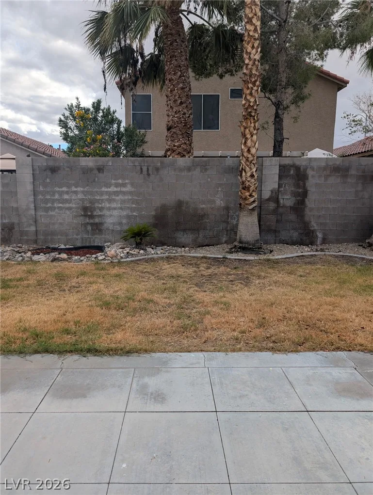 8613 Hidden Pines Avenue — photo 3