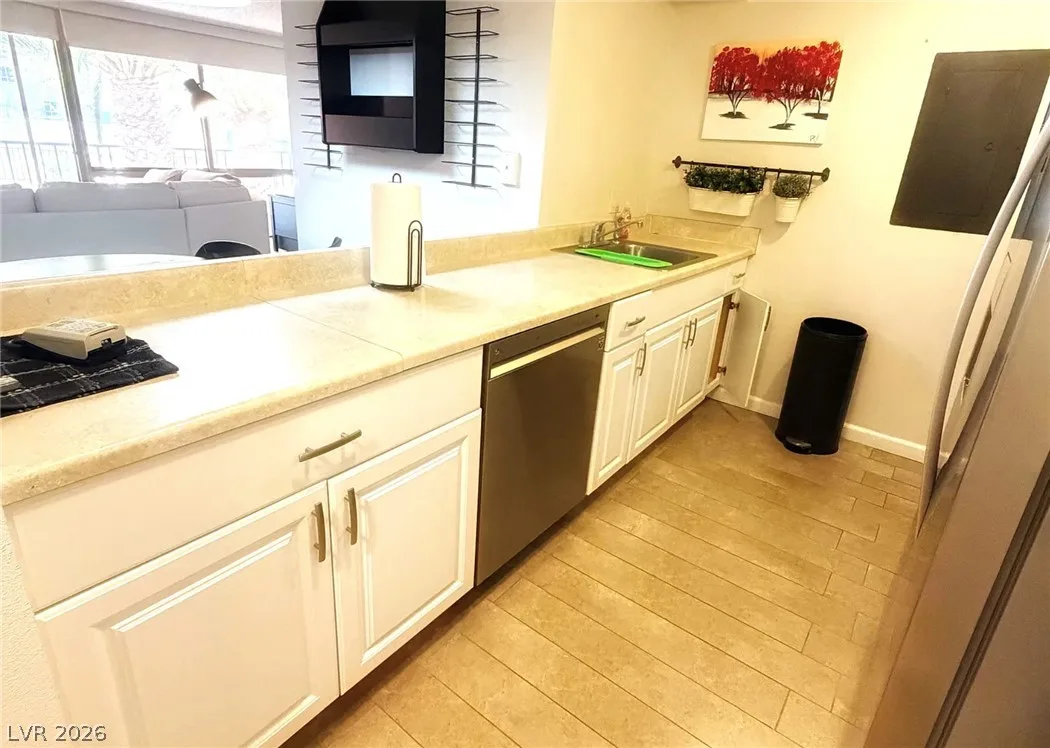 205 East Harmon Avenue 219 — photo 1
